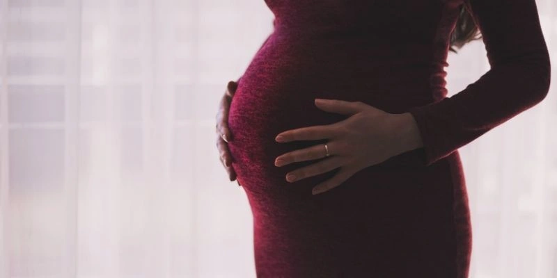 Mơ thấy bạn gái cũ có bầu