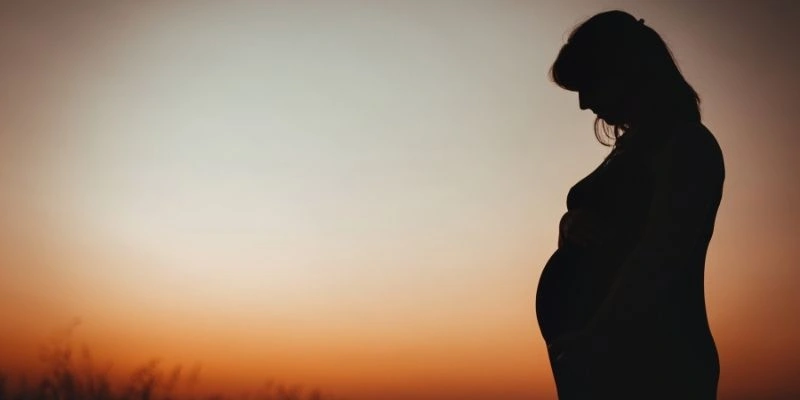 Mơ thấy bạn gái cũ có bầu