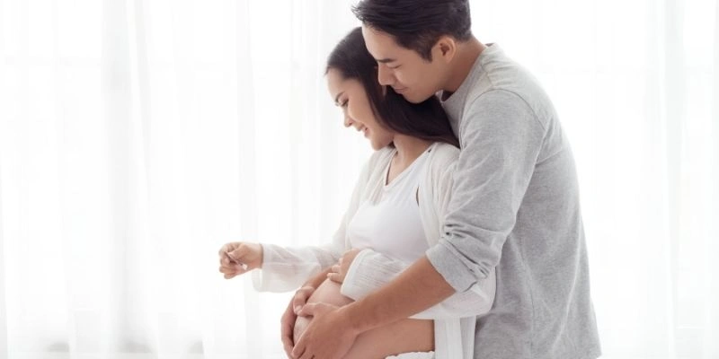 Mơ thấy có bầu sinh con gái