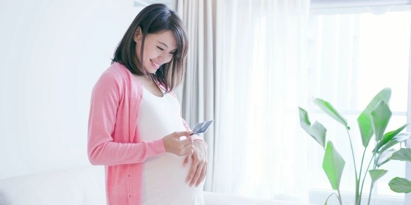 Thiếu nữ mơ thấy có bầu